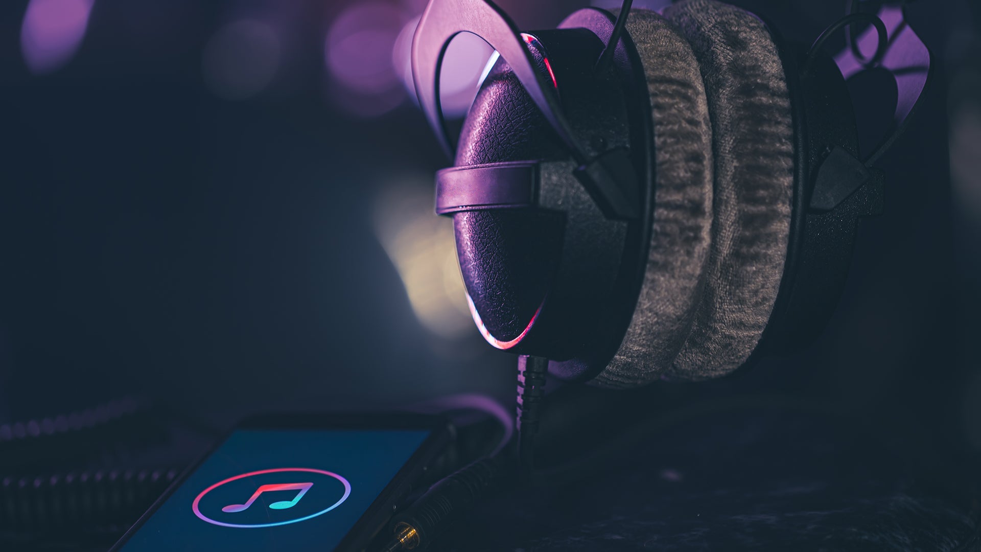How to Create the Perfect Demo for Labels and Producers — illustrated guide for independent music artists
