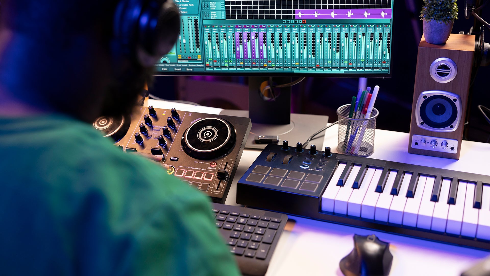 How to Make Beats for Music and Become a Beatmaker — illustrated guide for independent music artists