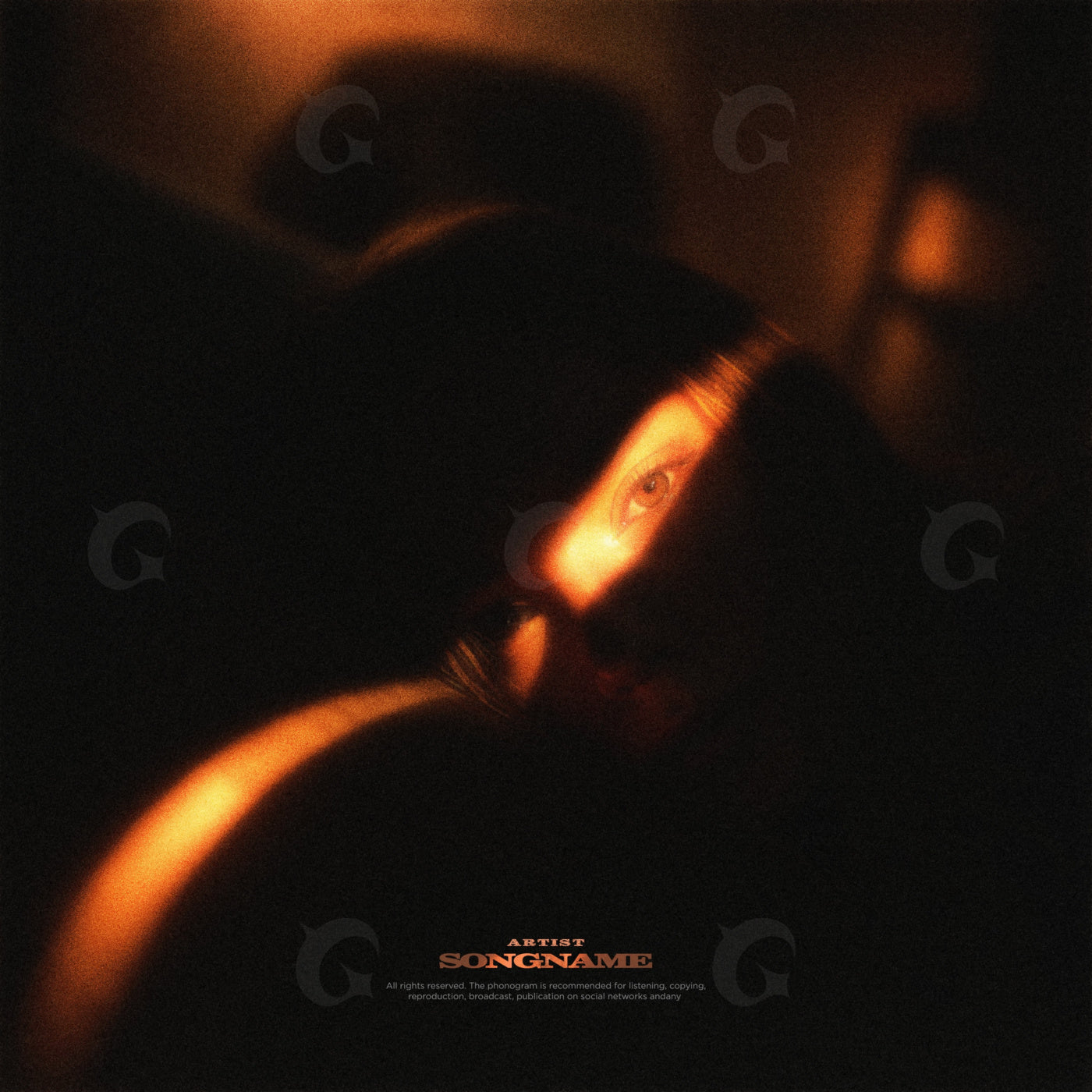 Glimmering eye in darkness